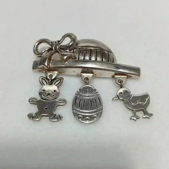 Best Jewelry - Vintage Easter  Best brooch